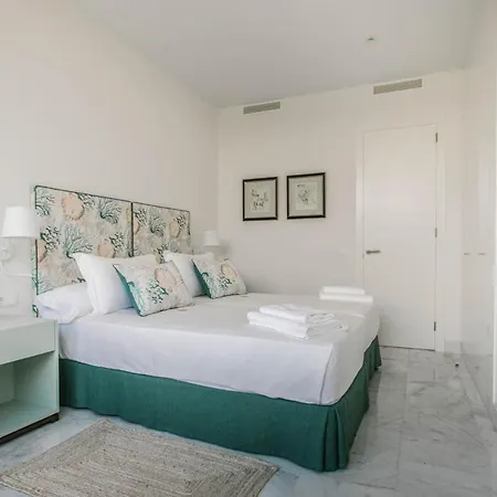 Villa Binibequer Vell Sleeps 8 With Pool Air Con And Wifi